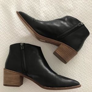 Madewell pointed toe leather bootie